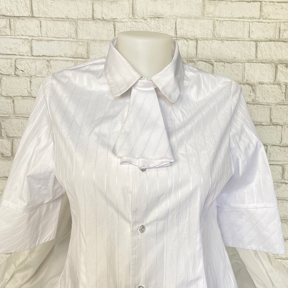 White Shortsleeved Jewel Button-down Shirt Size Medium